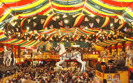 Oktoberfest Festzelt in München
