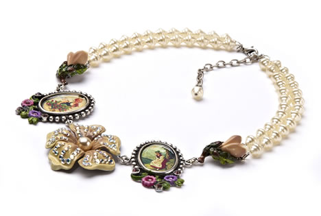 Traumhafter Trachtenschmuck für die Wiesn - Halsband (Perlencollier) by Lola Paltinger Munich